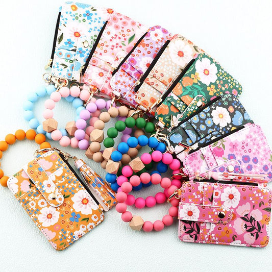 Damskie etui na karty w stylu boho z bransoletką z koralików i brelokiem z frędzlami